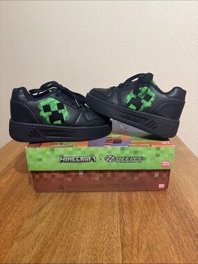 Heelys Black Sneakers with Neon Green Creeper Graphic